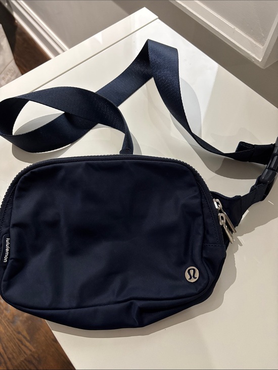 lululemon athletica Handbags - lululemon athletica Navy Men's Crossbody Belt Bag